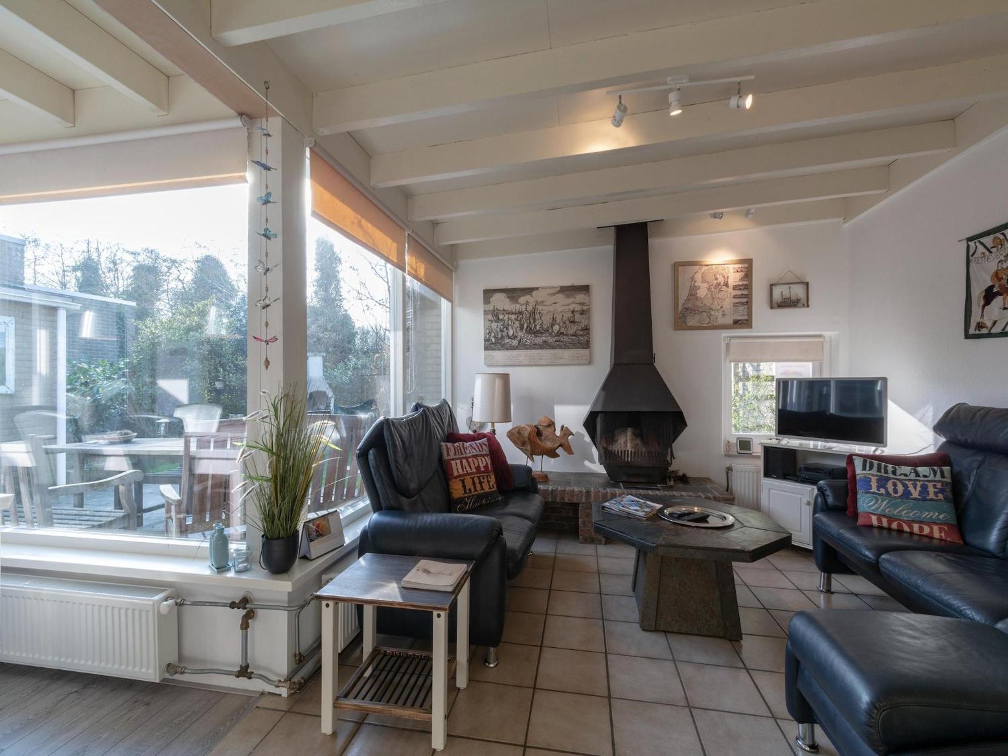 Stylish Bungalow With A Large Garden Sint Maartensvlotbrug ภายนอก รูปภาพ