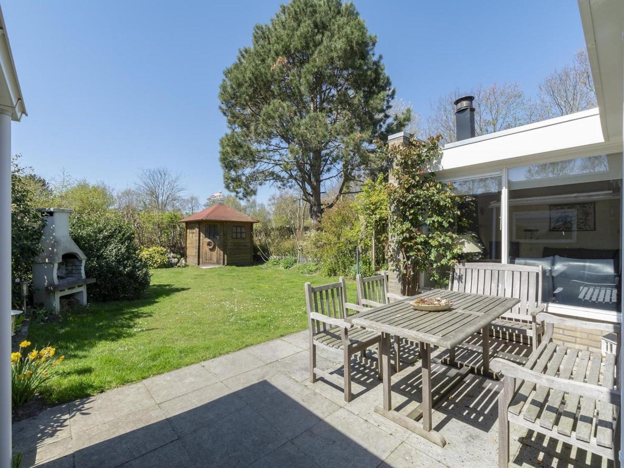 Stylish Bungalow With A Large Garden Sint Maartensvlotbrug ภายนอก รูปภาพ