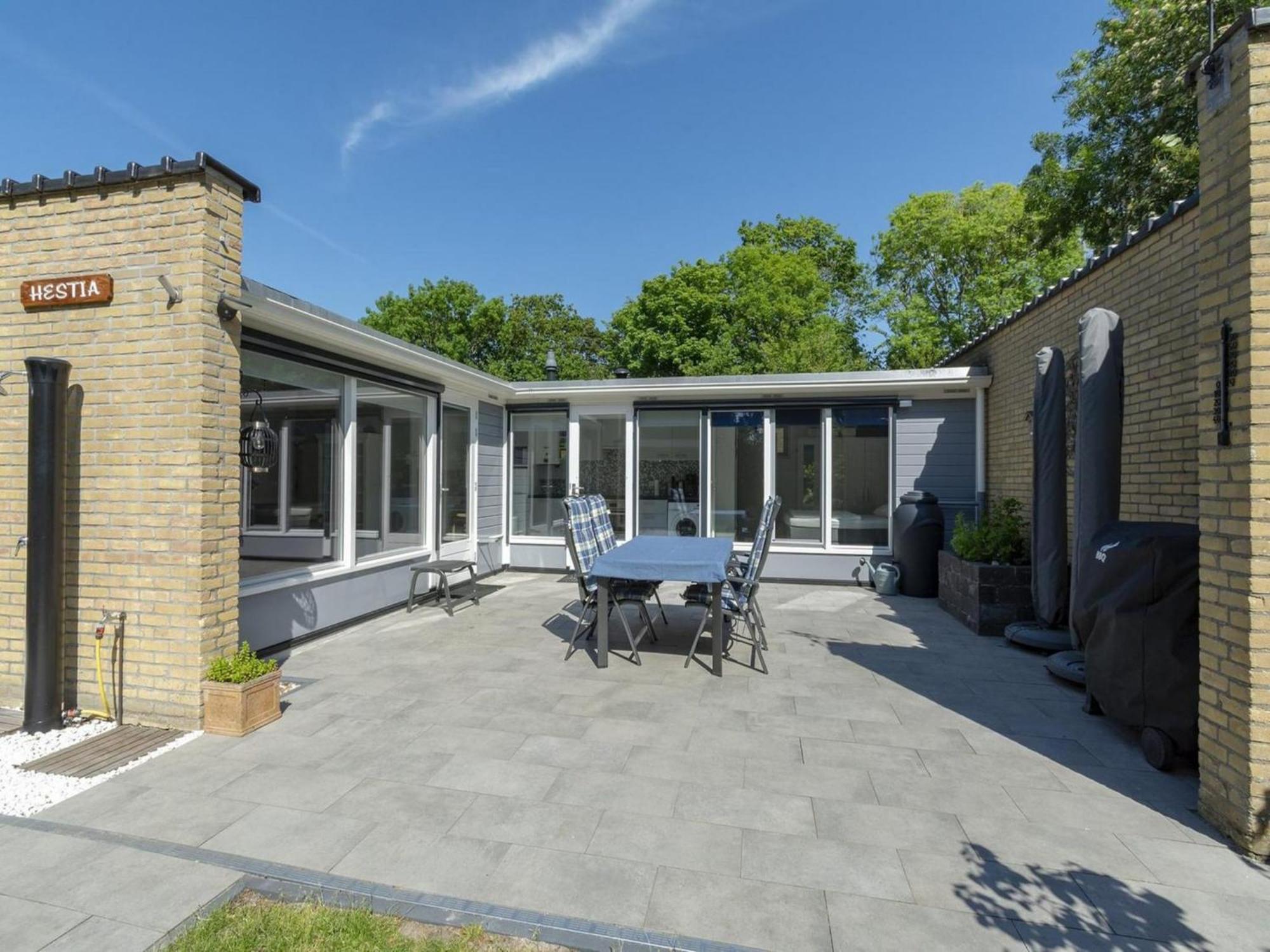 Stylish Bungalow With A Large Garden Sint Maartensvlotbrug ภายนอก รูปภาพ