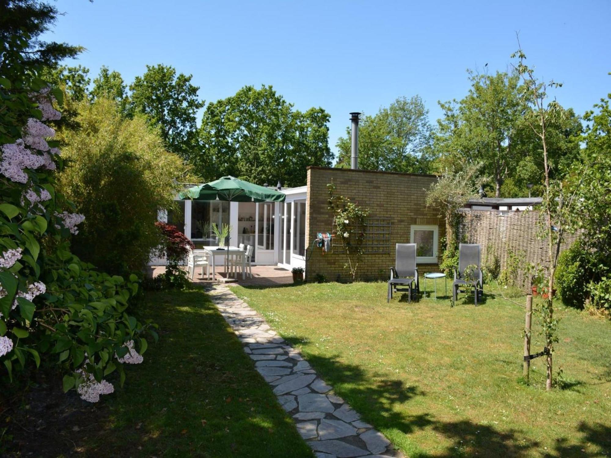 Stylish Bungalow With A Large Garden Sint Maartensvlotbrug ภายนอก รูปภาพ