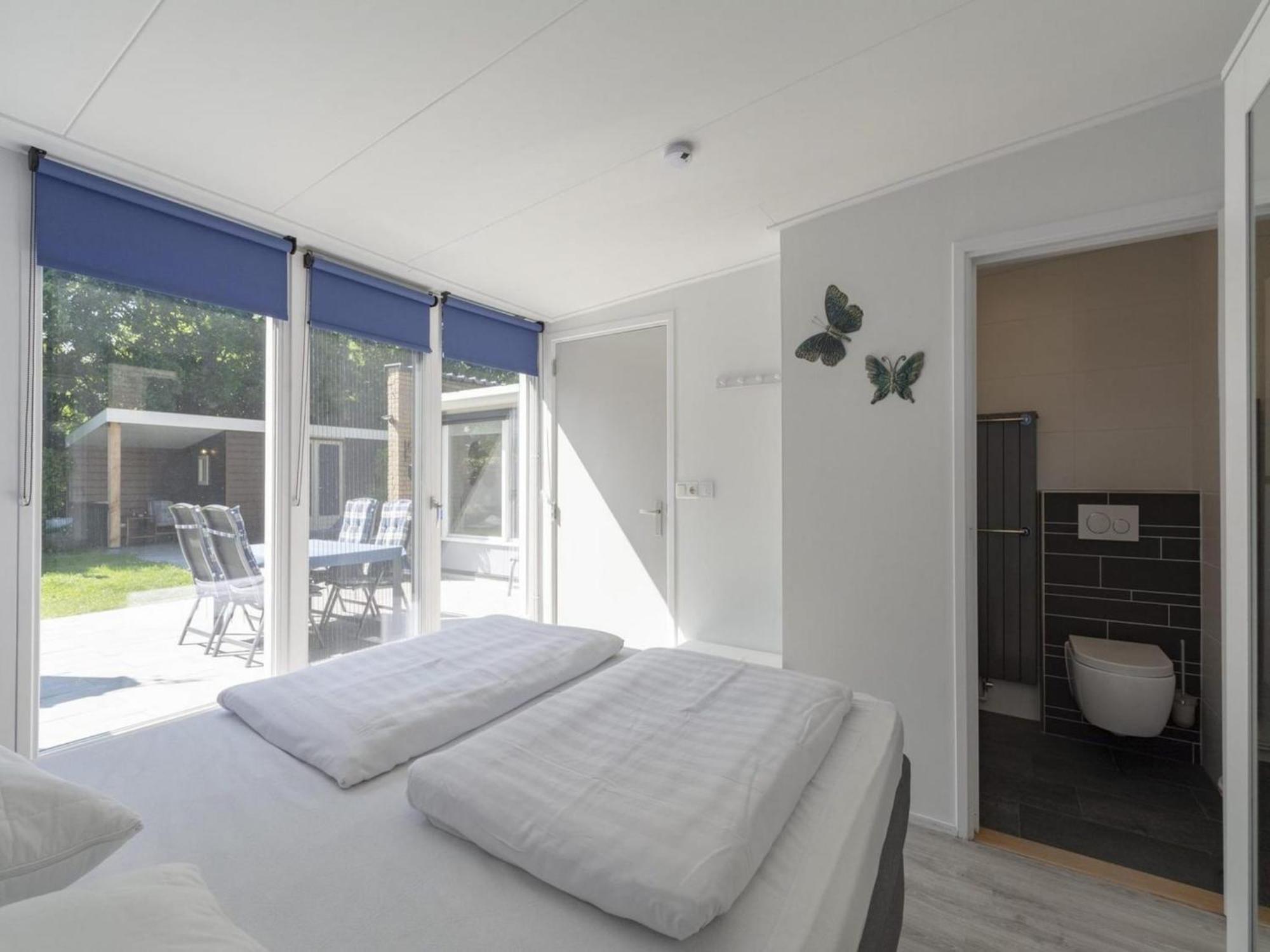 Stylish Bungalow With A Large Garden Sint Maartensvlotbrug ภายนอก รูปภาพ