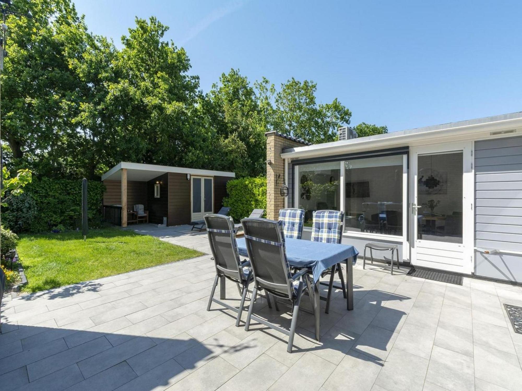 Stylish Bungalow With A Large Garden Sint Maartensvlotbrug ภายนอก รูปภาพ