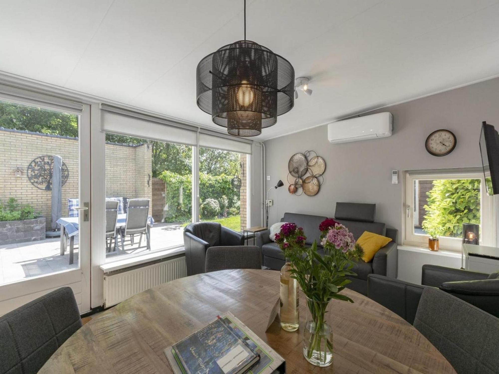 Stylish Bungalow With A Large Garden Sint Maartensvlotbrug ภายนอก รูปภาพ