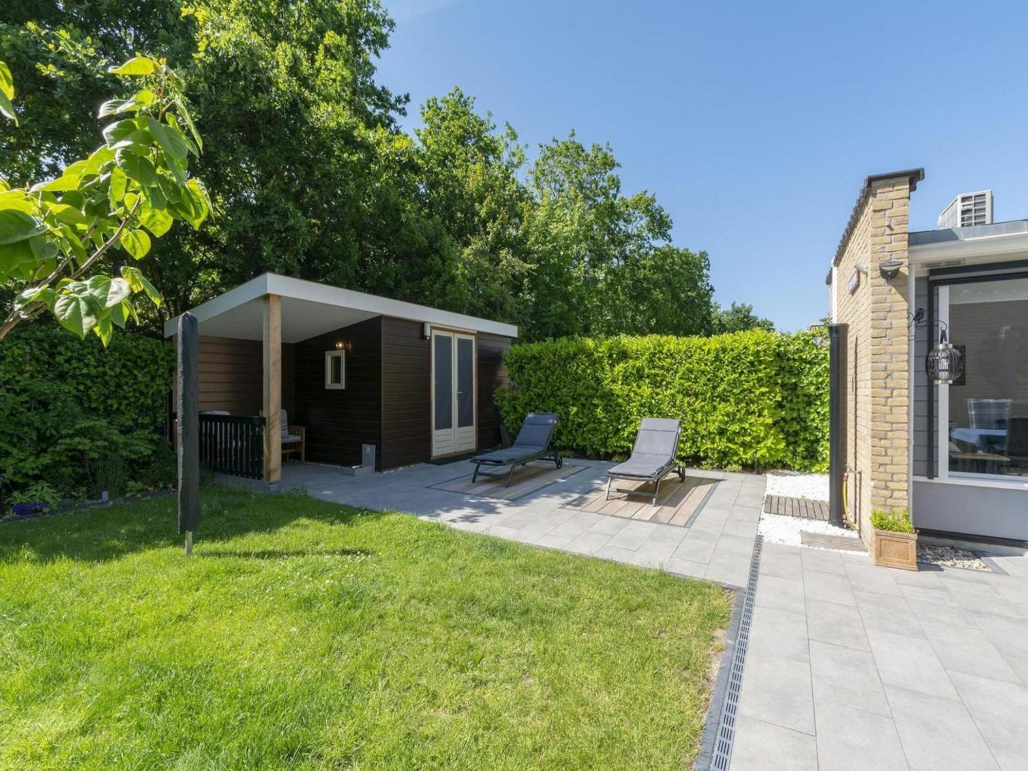 Stylish Bungalow With A Large Garden Sint Maartensvlotbrug ภายนอก รูปภาพ