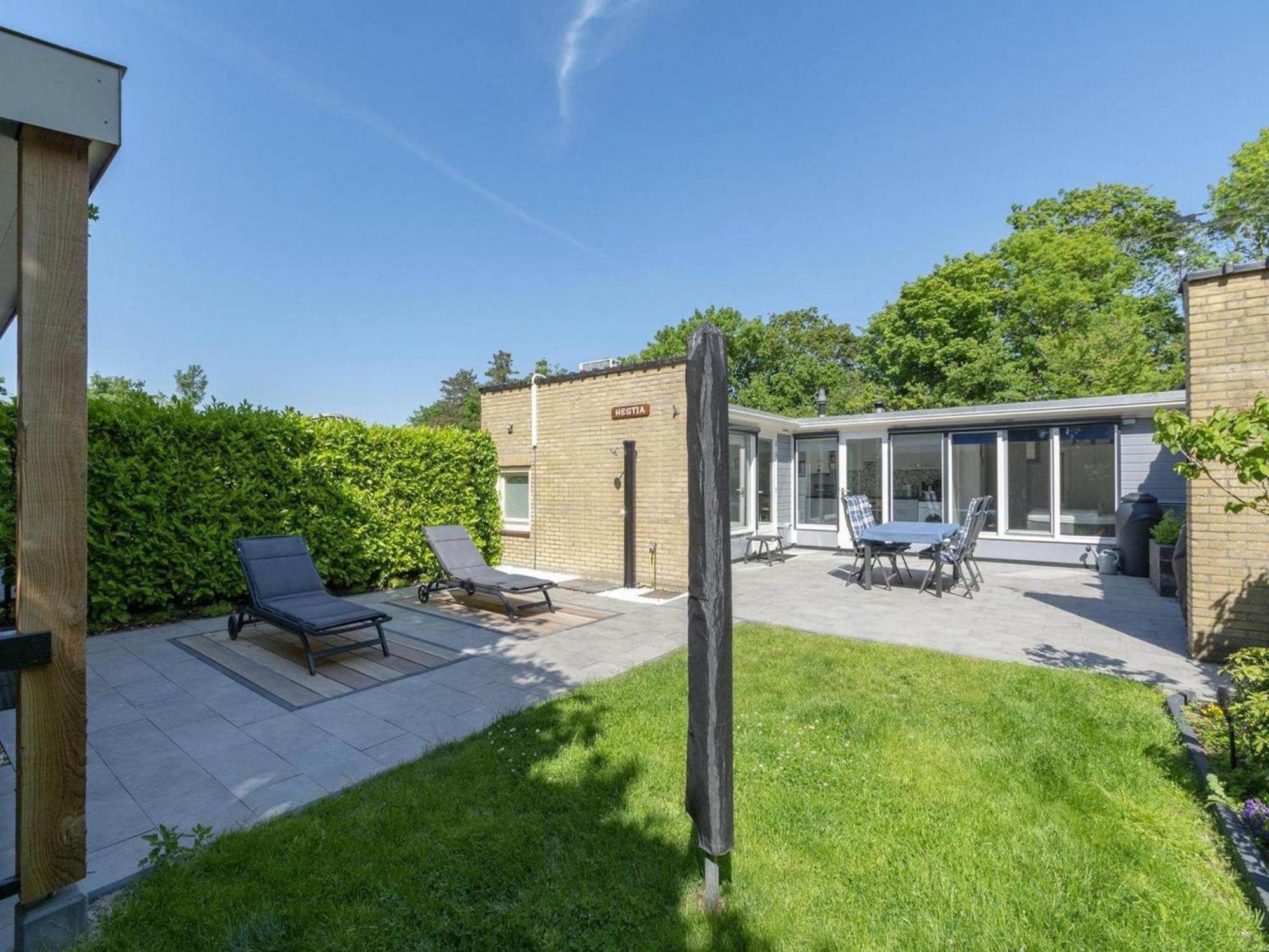 Stylish Bungalow With A Large Garden Sint Maartensvlotbrug ภายนอก รูปภาพ