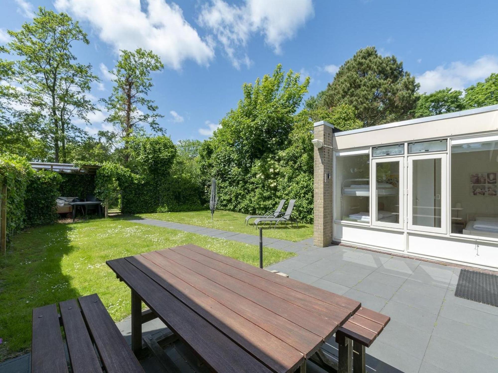 Stylish Bungalow With A Large Garden Sint Maartensvlotbrug ภายนอก รูปภาพ
